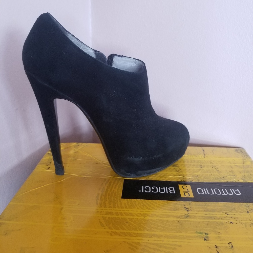 Antonio Biaggi Suede Ankle boots